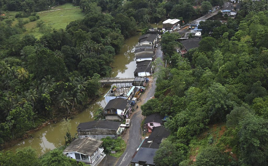Sri_Lanka_Mudslides_99882.jpg
