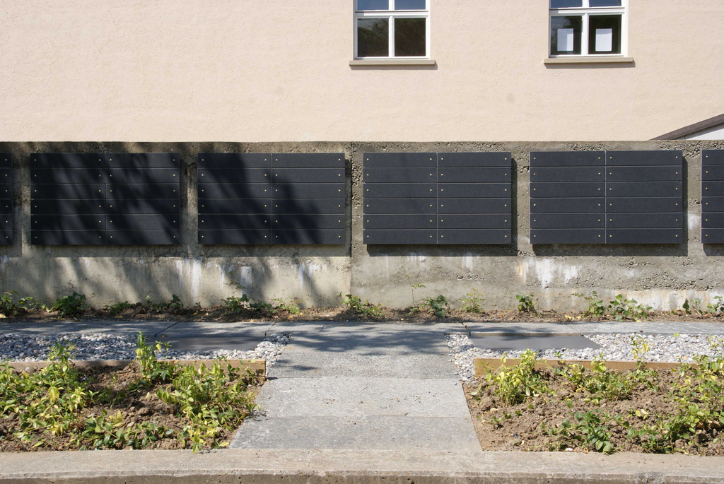 Friedhof_Gemeinschaftsurnengrab_Behindertengerechter-Zugang_2017-05-30_DSC04331.JPG