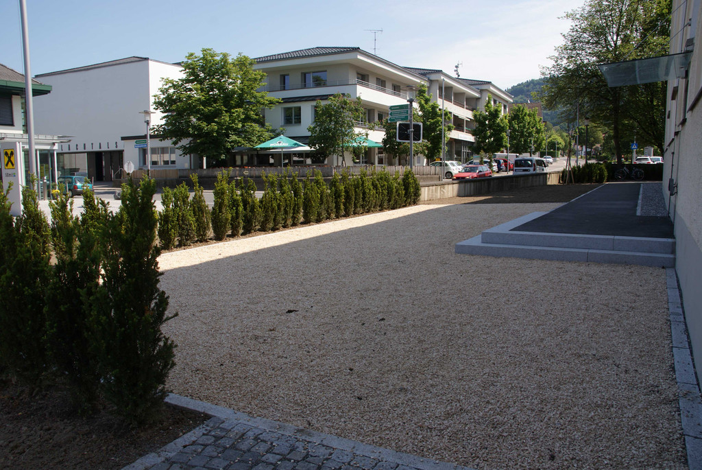 Friedhof_Gemeinschaftsurnengrab_Behindertengerechter-Zugang_2017-05-30_DSC04334.JPG