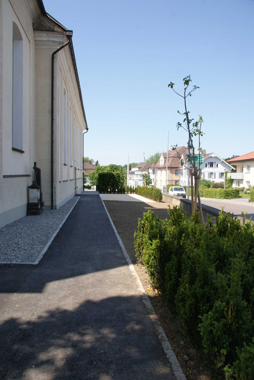 Friedhof_Gemeinschaftsurnengrab_Behindertengerechter-Zugang_2017-05-30_DSC04337.JPG