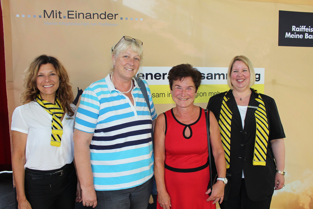 Raiffeisen GV D Menschen 01-06-2017 _2_.JPG