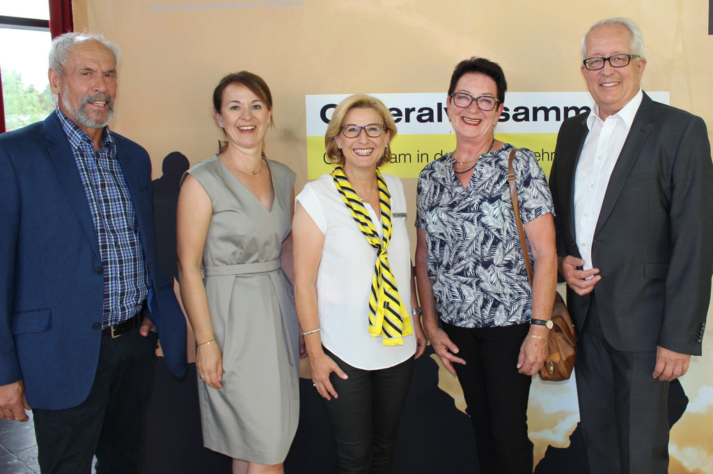 Raiffeisen GV D Menschen 01-06-2017 _12_.JPG