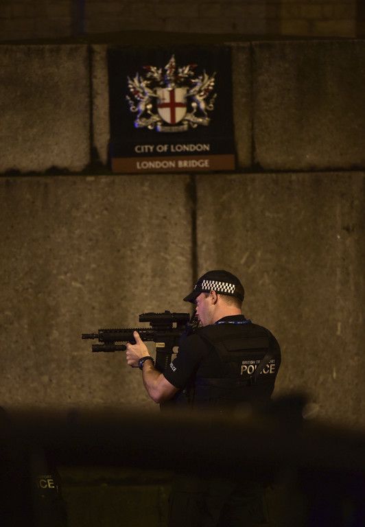 Britain_London_Bridge_incident_05060.jpg