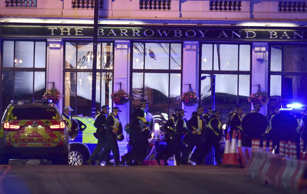 Britain_London_Bridge_incident_33863.jpg
