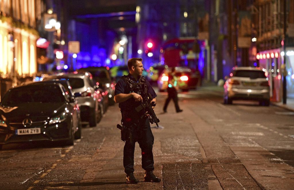 Britain_London_Bridge_incident_87122.jpg