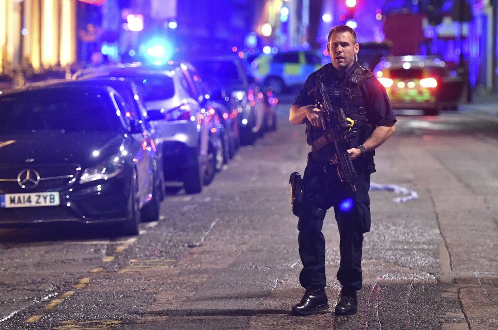 Britain_London_Bridge_incident_02074.jpg