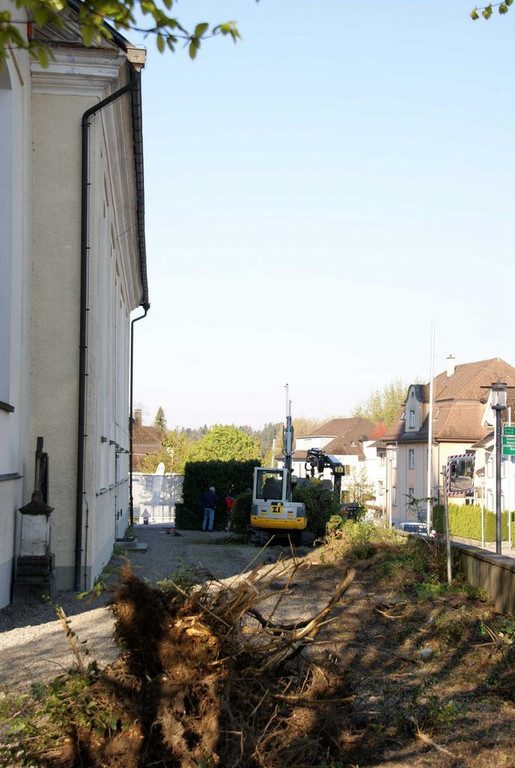 Friedhof_Gemeinschaftsurnengrab_Behindertengerechter-Zugang_2017-04-20_DSC04075.JPG