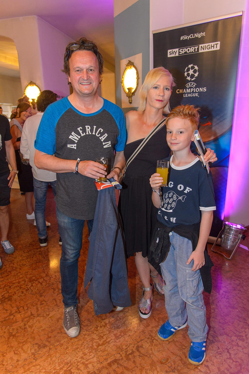 Hanno Settele mit Familie.jpg