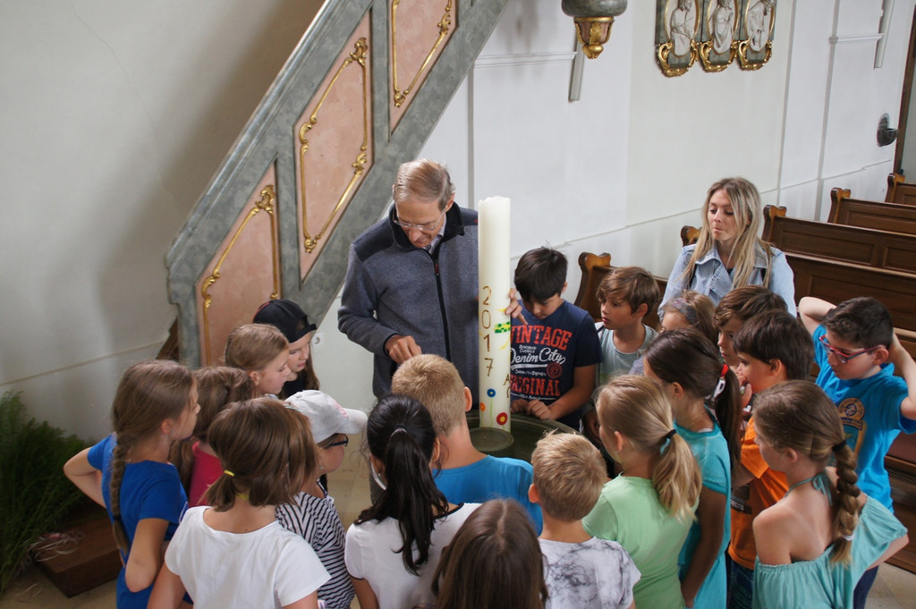 Pfarre LANGE NACHT DER KIRCHE Besuch Volksschule 09-06-2017 _2_.JPG