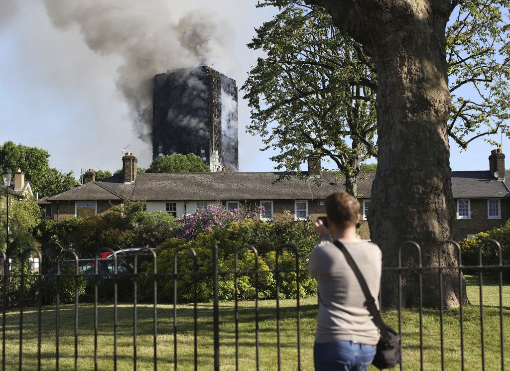 CORRECTION_Britain_London_Fire_72797.jpg