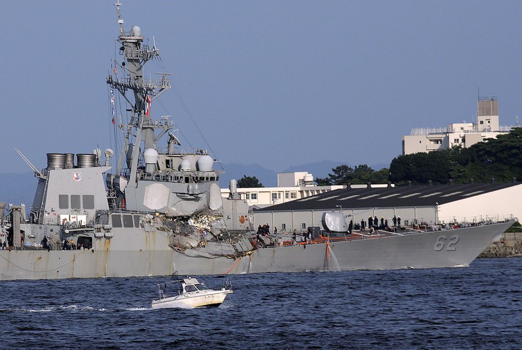 Japan_US_Navy_Collision_30843.jpg