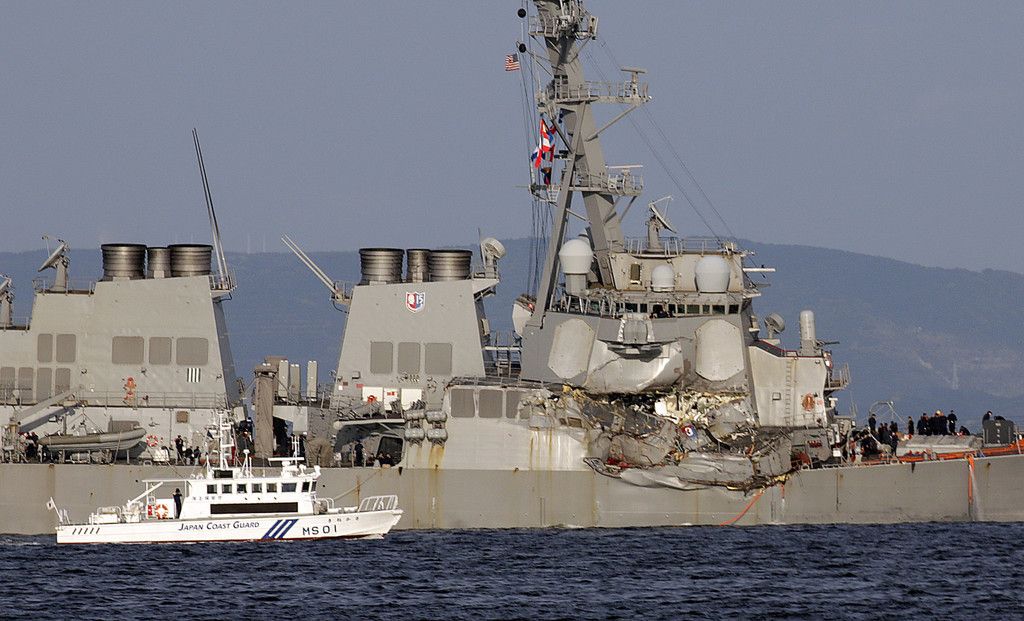 Japan_US_Navy_Collision_27581.jpg