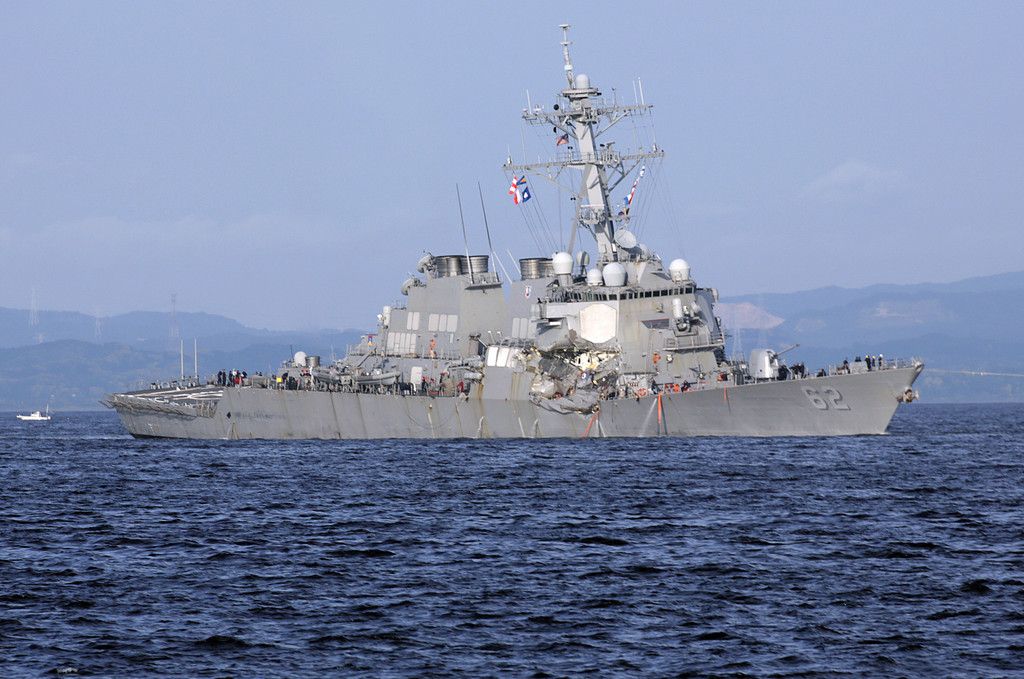 Japan_US_Navy_Collision_31992.jpg