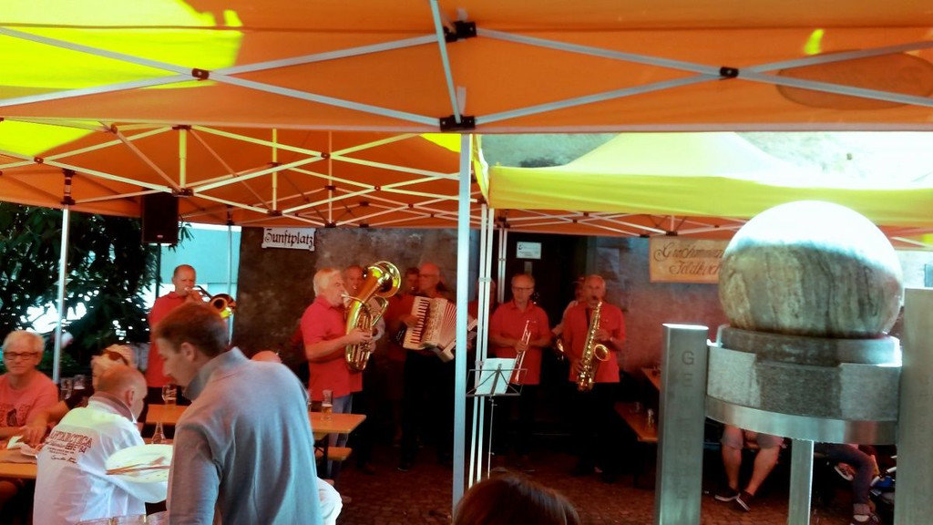 ghzBrunnenfest2.jpg