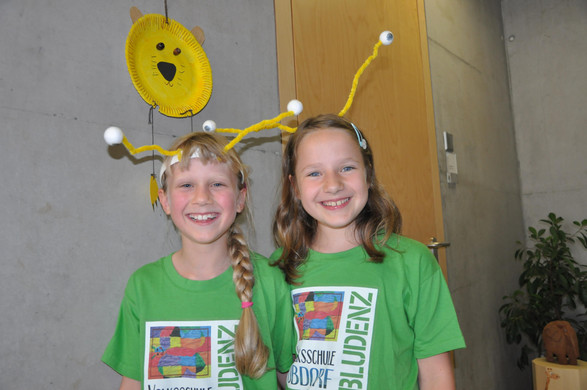 Valentina und Emilia.JPG