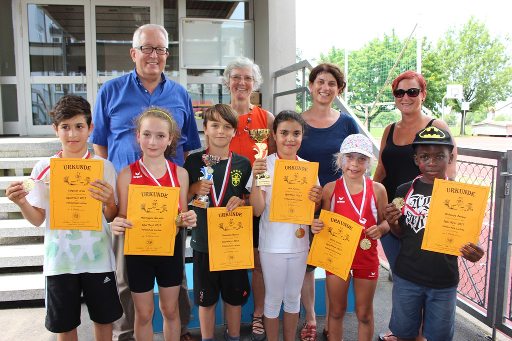 Volksschule Sportfest A Siegerehrung offiziell 23-06-2017 _1_.JPG