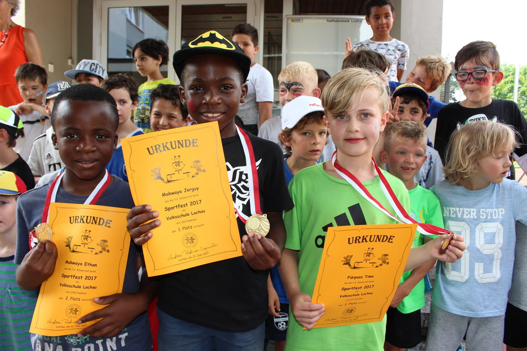 Volksschule Sportfest B Siegerehrung KLASSEN 23-06-2017 _3_.JPG