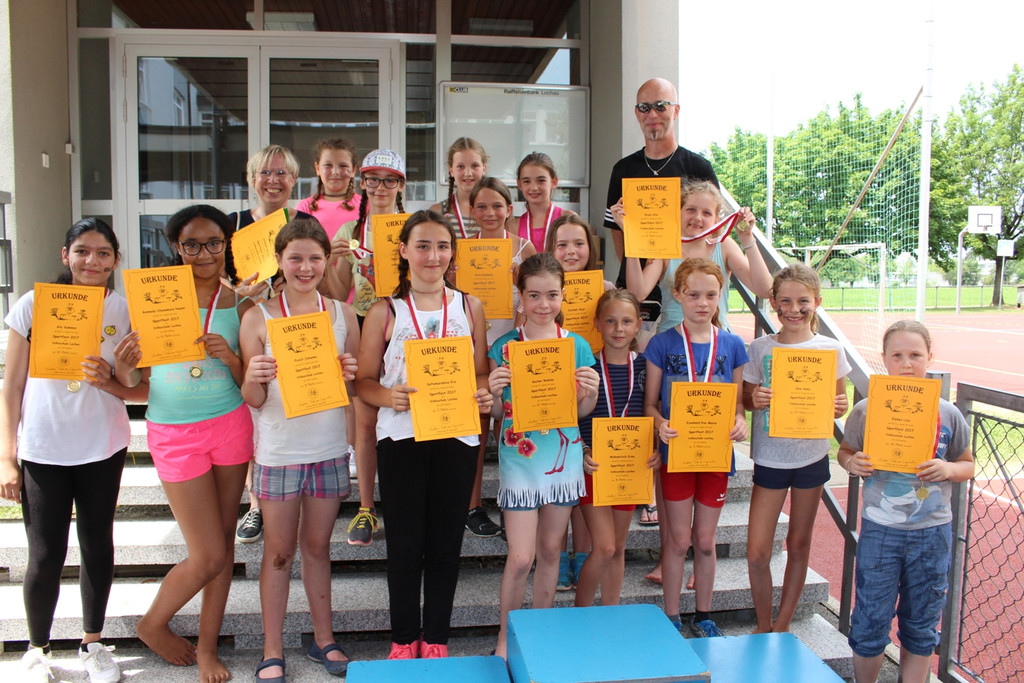 Volksschule Sportfest B Siegerehrung KLASSEN 23-06-2017 _15_.JPG