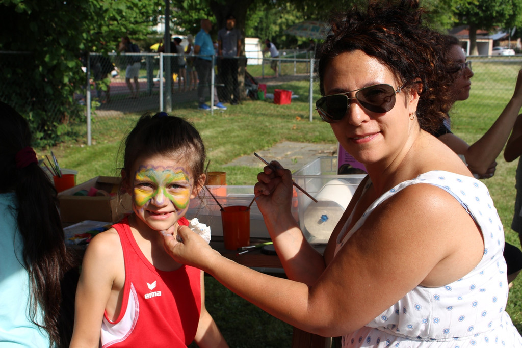 Volksschule Sportfest F Schminkstation 23-06-2017 _3_.JPG