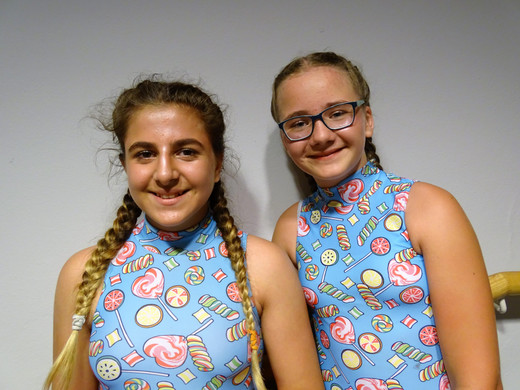 Vanessa und Marina.JPG