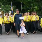 Kurt Fischer mit der Jugendmusik der MG Hatlerdorf.JPG