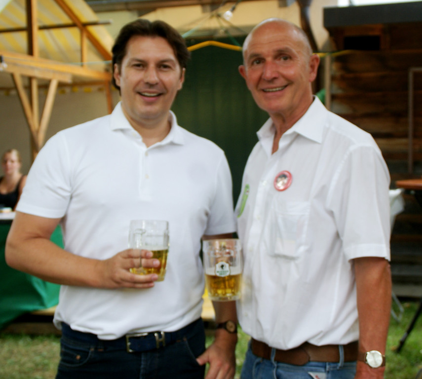 Man trifft sich beim Sandar-Fest - Martin Fitz und Albert Hofer.JPG