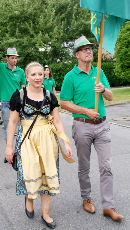 Nicole Hosp in edler Tracht.JPG