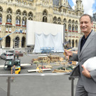 Film Festival 2017 auf dem Wiener Rathausplatz: Aufbau der Leinwand