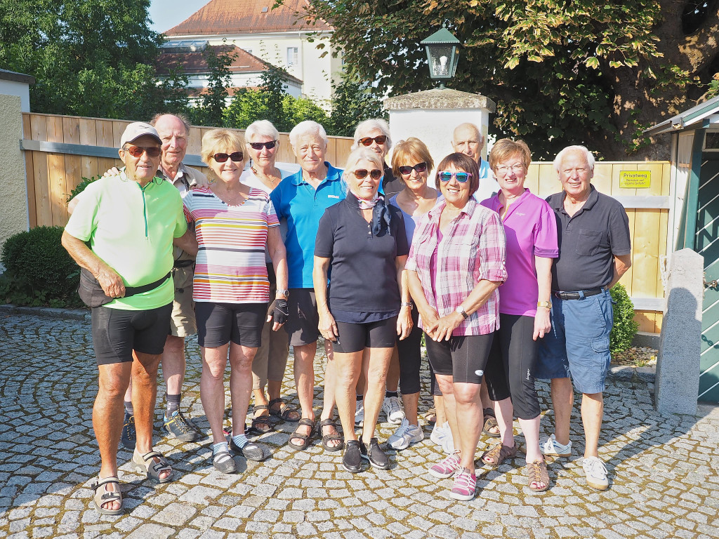 GRUPPENBILD_P6220202.JPG