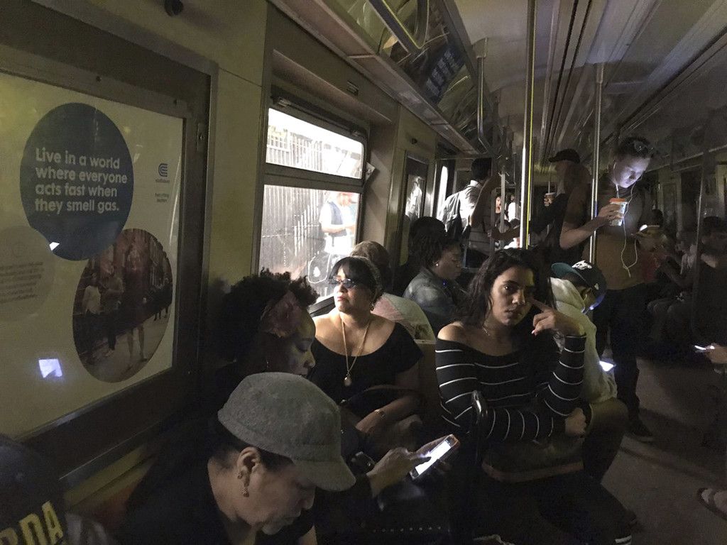 Subway_Evacuation_47636.jpg