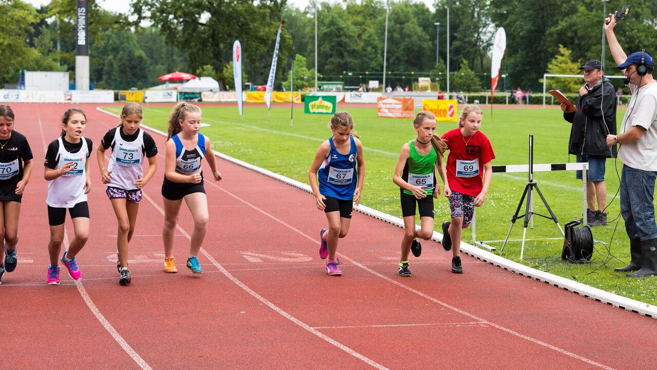 2G4A0073 Jolien 800m Start.jpg