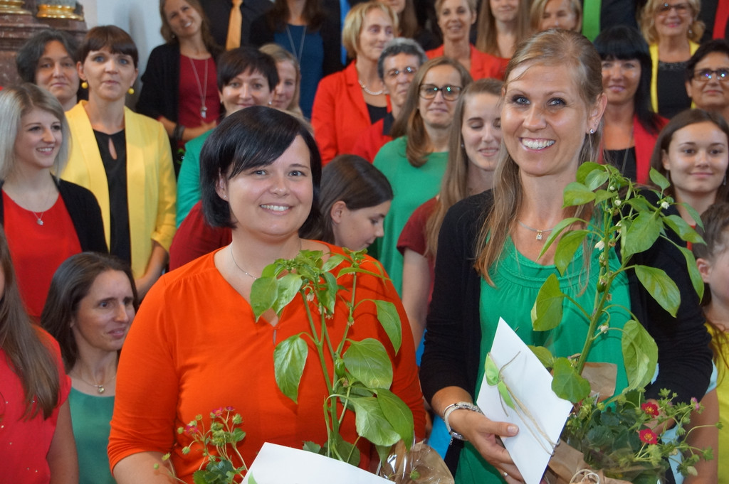 Chorleiterinnen B__sch Susanne und Hronek Gabriele.JPG