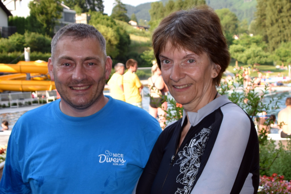 Obmann Oliver Marczynski und Taushclehrerin Ines M__ller.JPG
