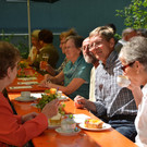 Gem__tliche Atmosph__re beim Pfarrfest in G__fis.jpg