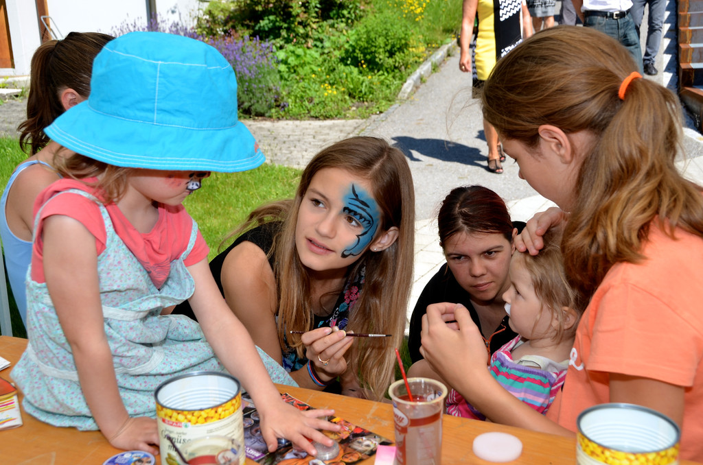 Kinderprogramm am Pfarrfest.jpg