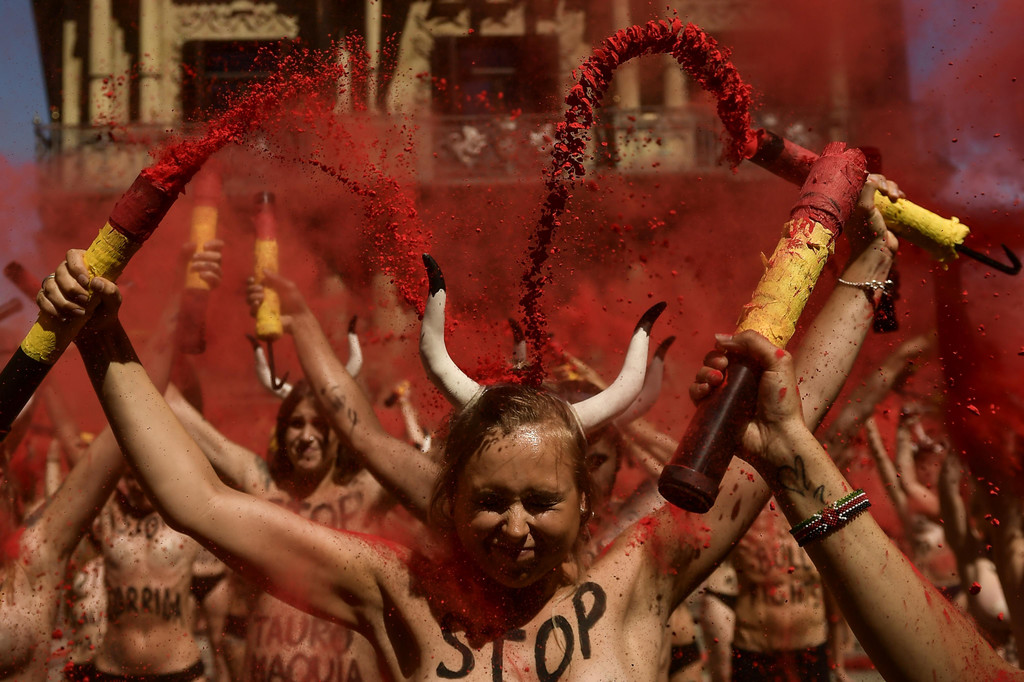 stop-bull-pamplona-protest-spanien  _3_.jpg