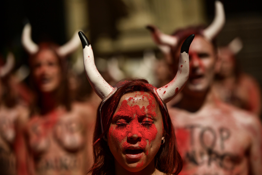 stop-bull-pamplona-protest-spanien  _5_.jpg
