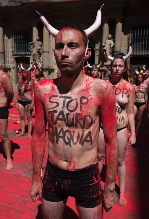 stop-bull-pamplona-protest-spanien  _12_.jpg