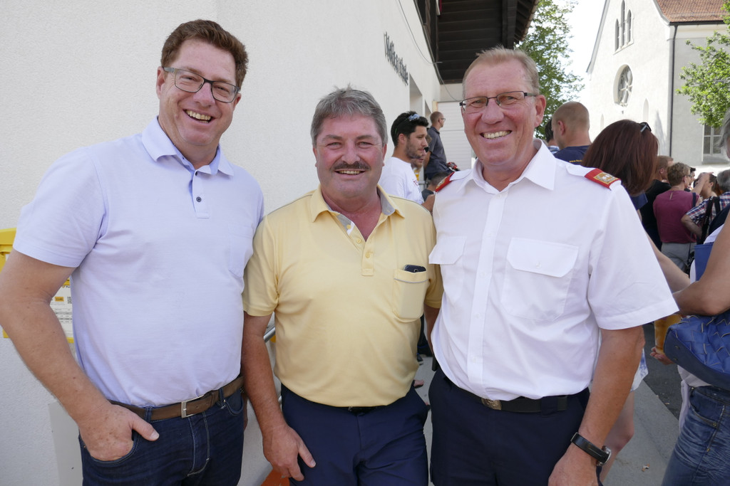 v_li_ Bgm_ __bersaxen Rainer Duelli_ Bgm_ Gerold M__her und Landesfeuerwehrinspektor Hubert Vetter.JPG