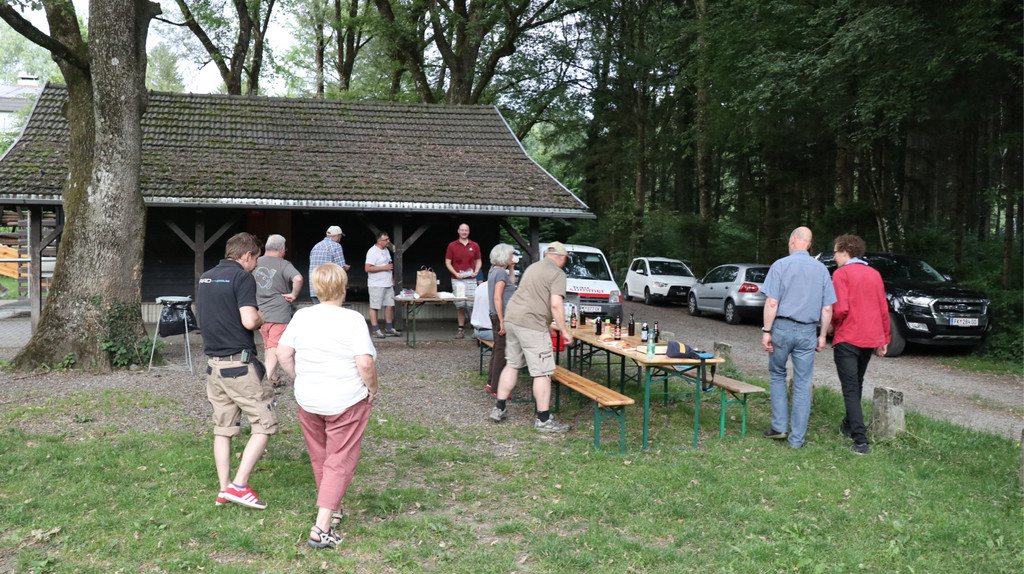 KOE_Pfadfinder Spendenuebergabe Haus Ratti 7.jpg
