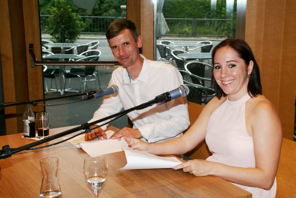 Christine Troy und Casey Stone - geheimnisvolle Spannung inklusive.JPG