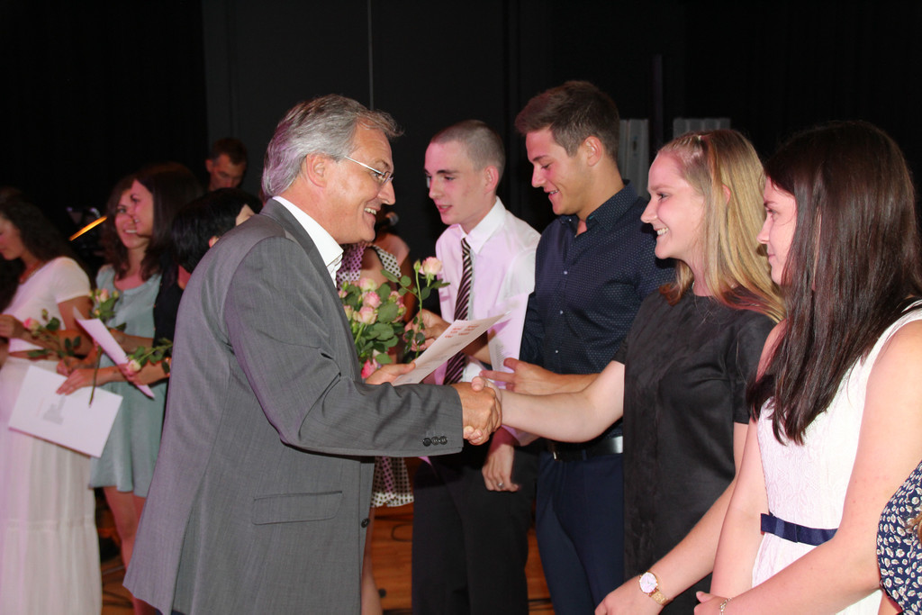 Zertifikats__bergabe durch Landtagspr__sident Harald Sonderegger.jpg
