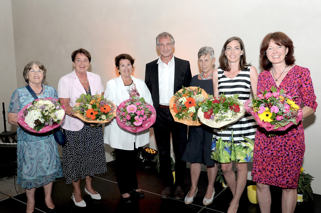 ehemalige Obfrauen Sonnhild Stolz Lisl Gehrer Traudl Wallner Buergermeister Markus Linhart Ingeborg Skala Vizeobfrau Veronik.jpg