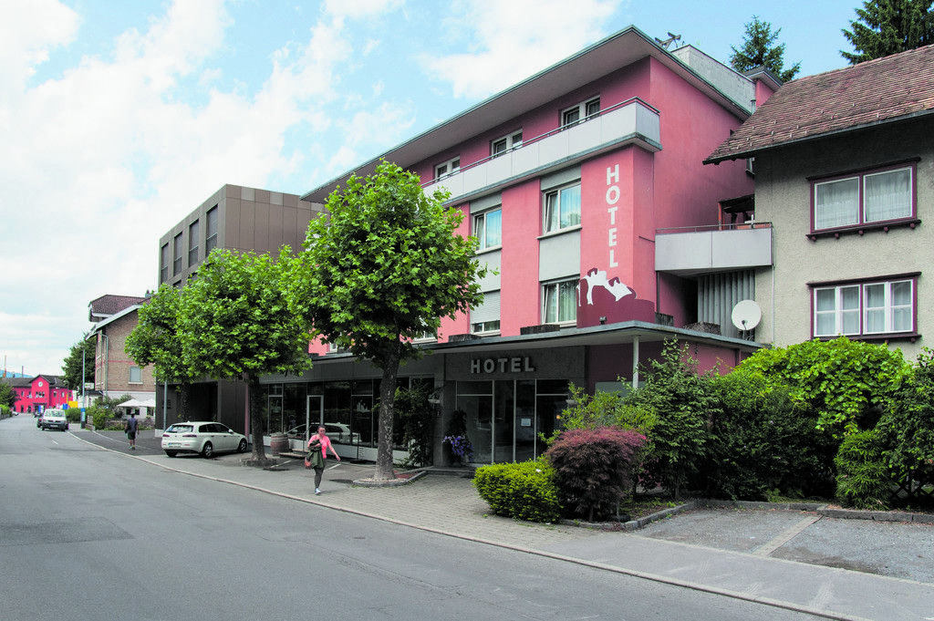 1_3aHotelAussenSonne-10.jpg