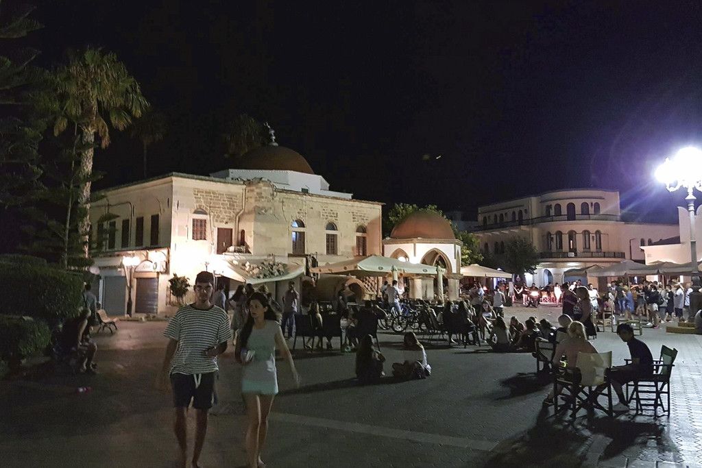 Greece_Turkey_Earthquake_87014.jpg