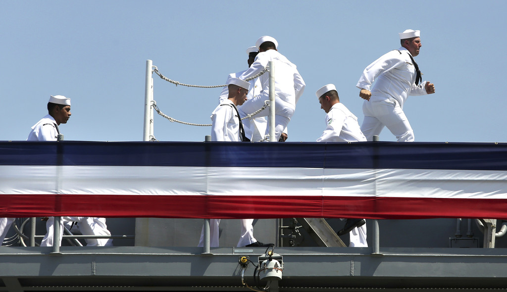 trump uss ford AP.jpg