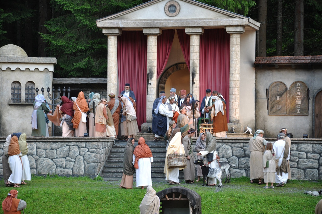 die Darsteller der Passionsspiele.jpg