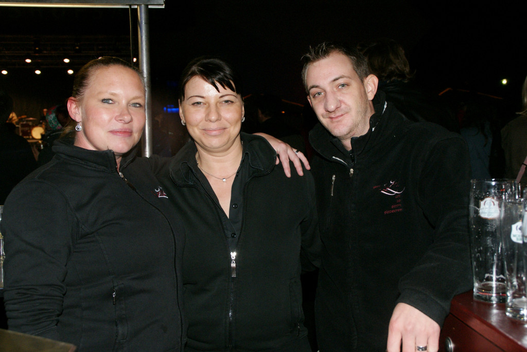 v_li_ Lisa_ Andrea und Stefan - die Bar-Crew.JPG