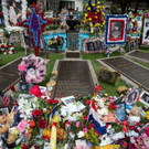 Elvis_Presley_Vigil_63805.jpg