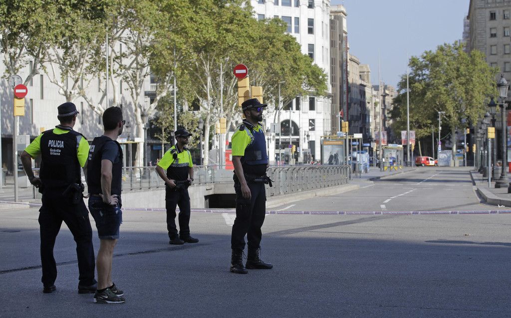 Spain_Barcelona_Pedestrians_Hit_36539.jpg